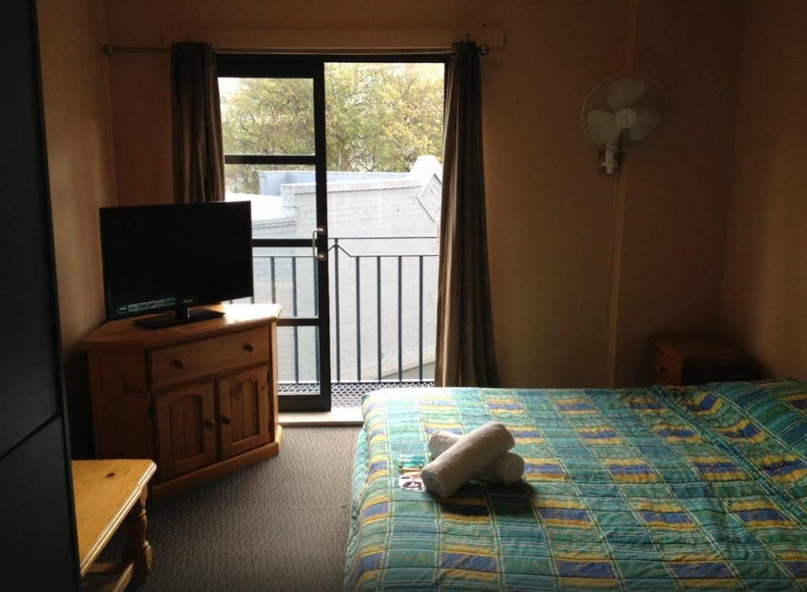 Boardrider Backpackers And Budget Motel Сидней Экстерьер фото